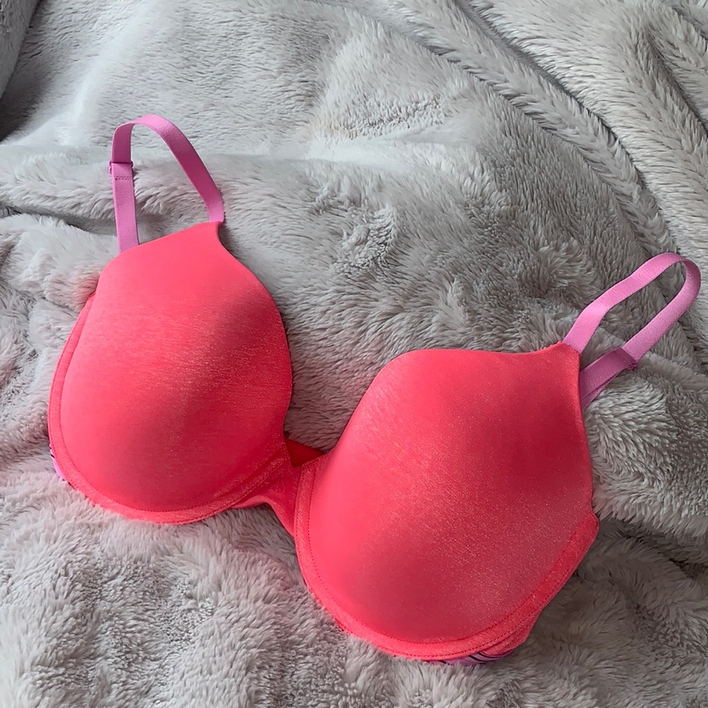 NWOT Victoria's Secret t shirt demi bra
